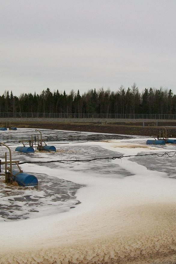 L'absence de station d'épuration et de système d'élimination des eaux usées est la cause principale des maladies hydriques. © Natura Sciences