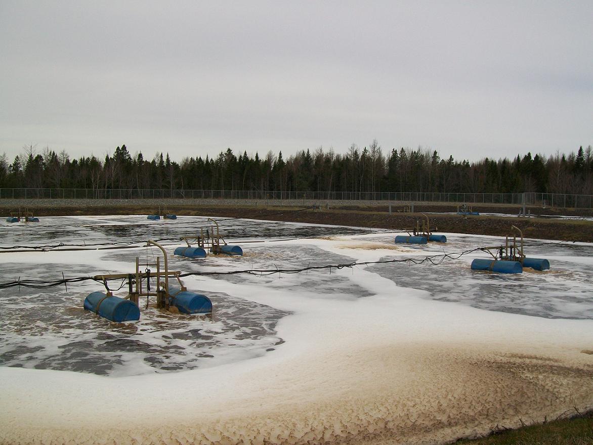 L'absence de station d'épuration et de système d'élimination des eaux usées est la cause principale des maladies hydriques. © Natura Sciences