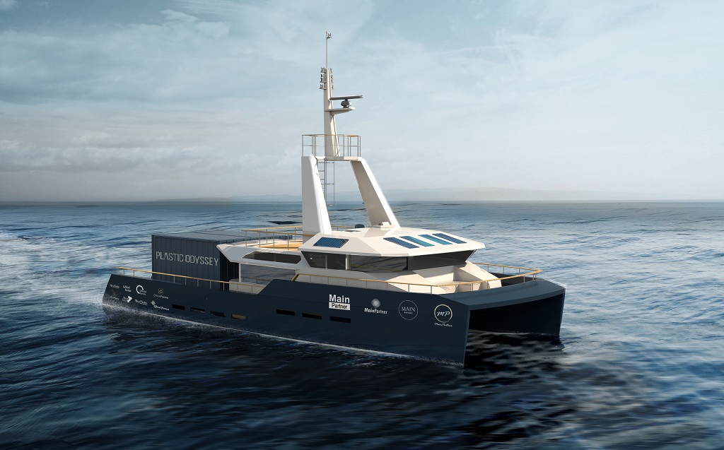 plastic odyssey bateau