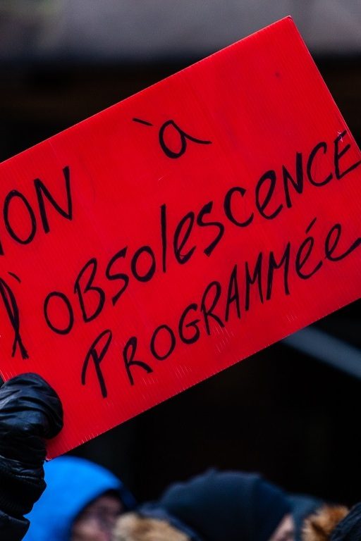 Manifestation contre le délit d'obsolescence programmée