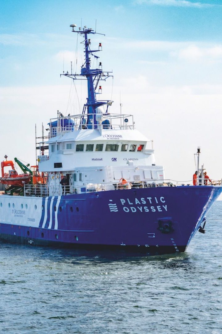 Plastic Odyssey veut lutter contre la pollution plastique à terre