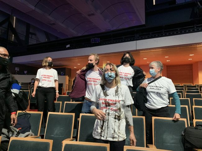 militants colloque dans Palais