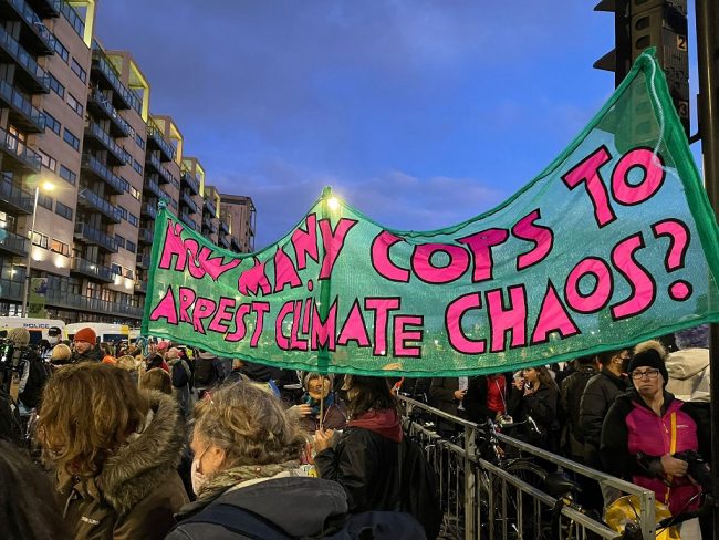 Des militants de la société civile en marge de la COP26