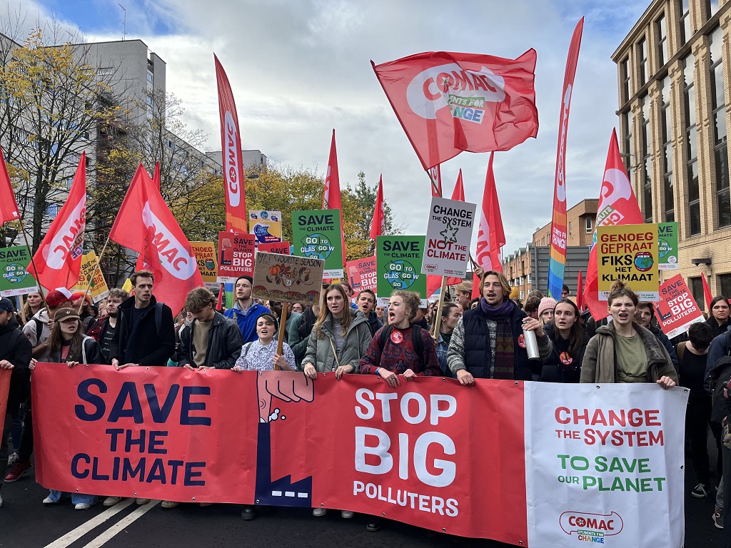 Des militants belges et l'association Klimaatzaak réclament que la justice contraigne le pays à prendre davantage de mesures pour réduire les émissions de gaz à effet de serre.