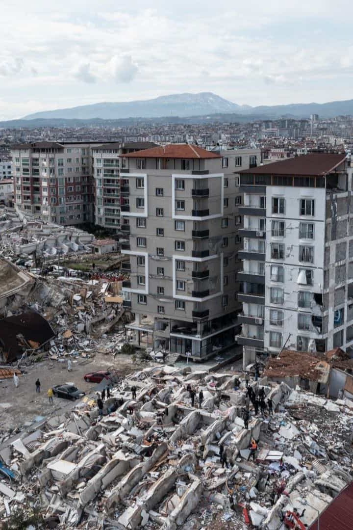 À Hatay en Turquie, de nombreux bâtiments se sont effondrés à cause du séisme. // PHOTO Burak Kara /AFP