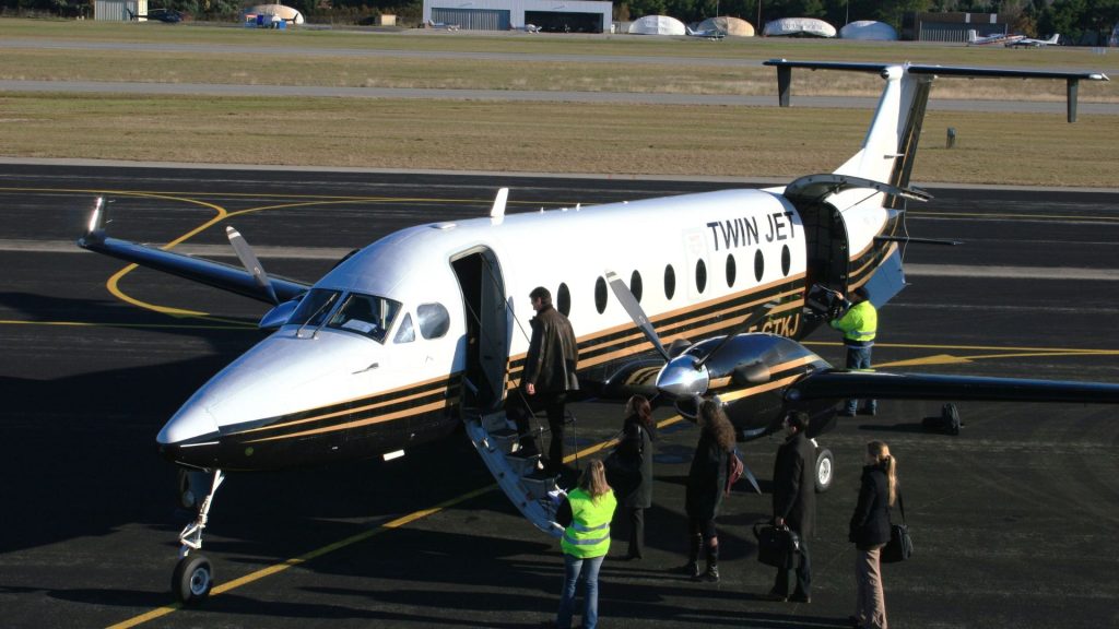 Twin Jet ouvre un nouveau vol de 19 places pour lier Lille-Lyon en 90 minutes .