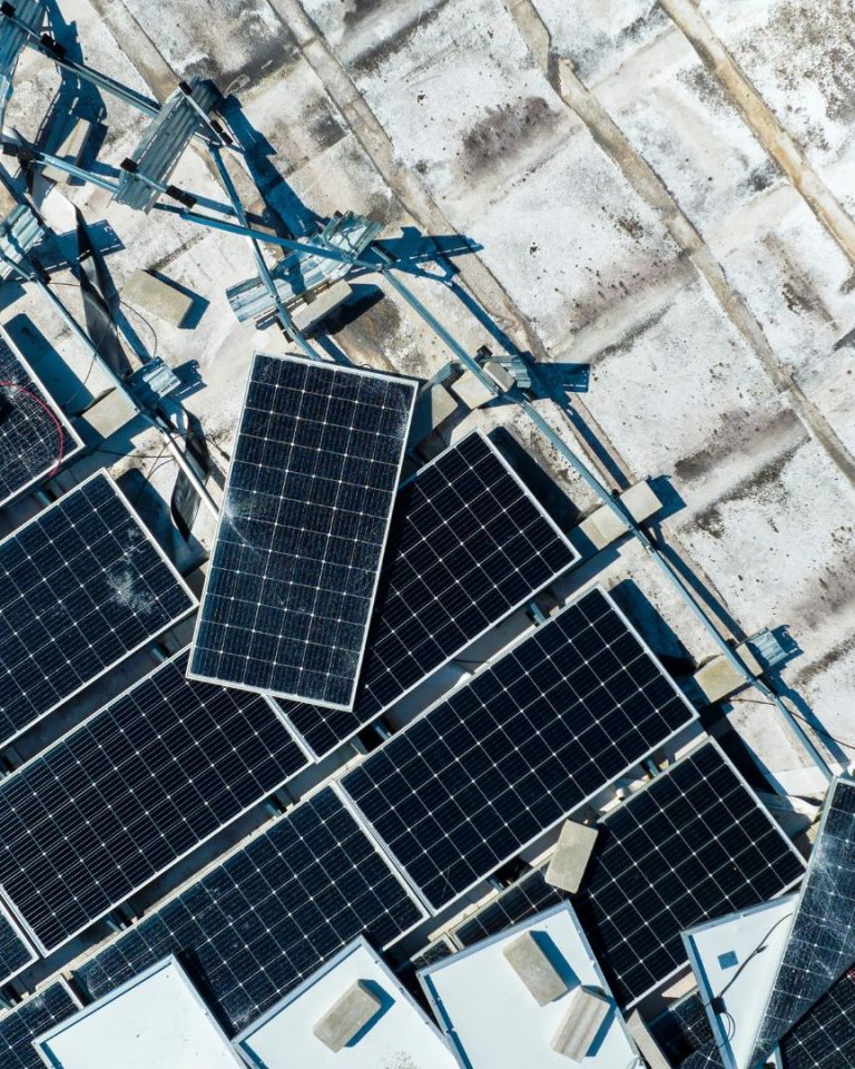 Les panneaux solaires actuels sont recyclables à plus de 90%. //Photo : Adobe stock