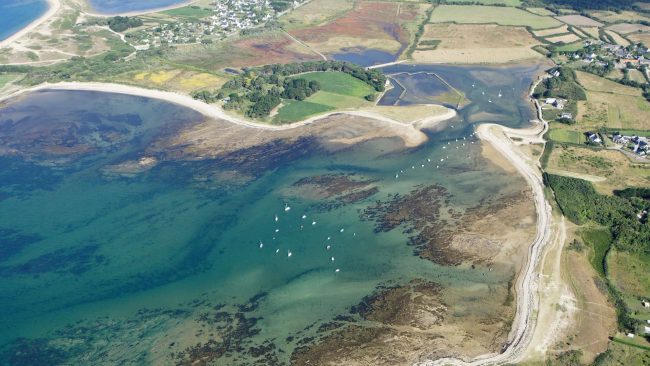 Vue aérienne de la Baie de Quiberon.