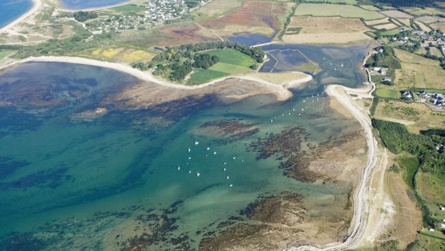 Vue aérienne de la Baie de Quiberon.