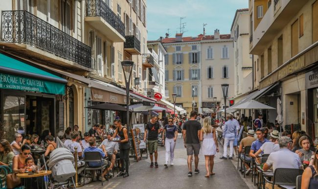 Dans le centre de Cannes, 32,5% des logements sont maintenant consacrés à de la location par Airbnb. //Photo : Mairie de Cannes