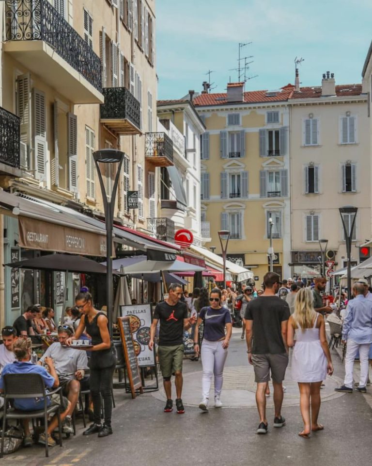 Dans le centre de Cannes, 32,5% des logements sont maintenant consacrés à de la location par Airbnb. //Photo : Mairie de Cannes